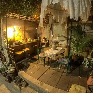 Nona's Tbilissi